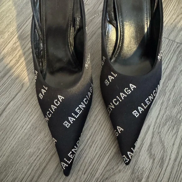 Balenciaga Women's Black Pointed Toe Shoes - Picture 1 of 7
